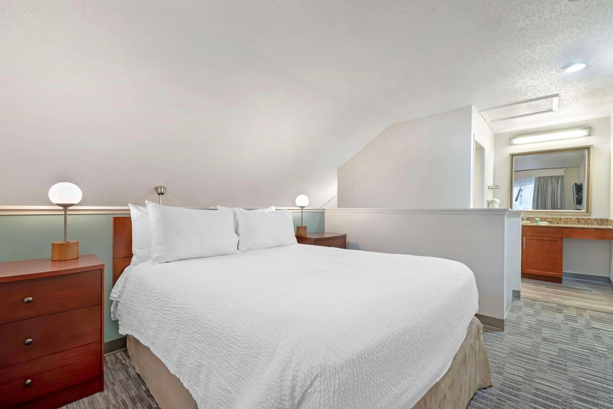 Mainstay Suites St Louis - Galleria Richmond Heights Экстерьер фото